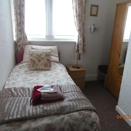 Oban House-3